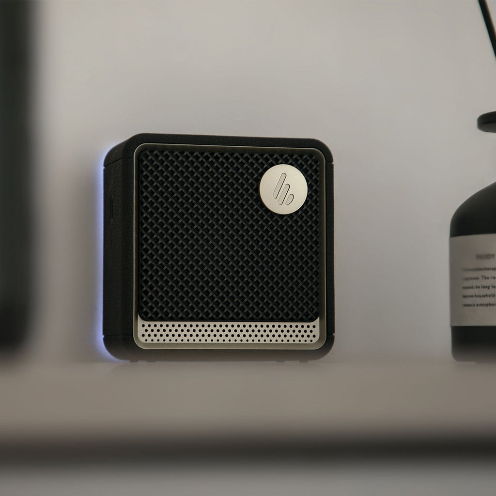 Enceinte Bluetooth portable Edifier avec étanchéité IP67 et résistance à la poussière, 15 heures d'autonomie, connectivité sans fil pour la maison, le bureau et l'extérieur