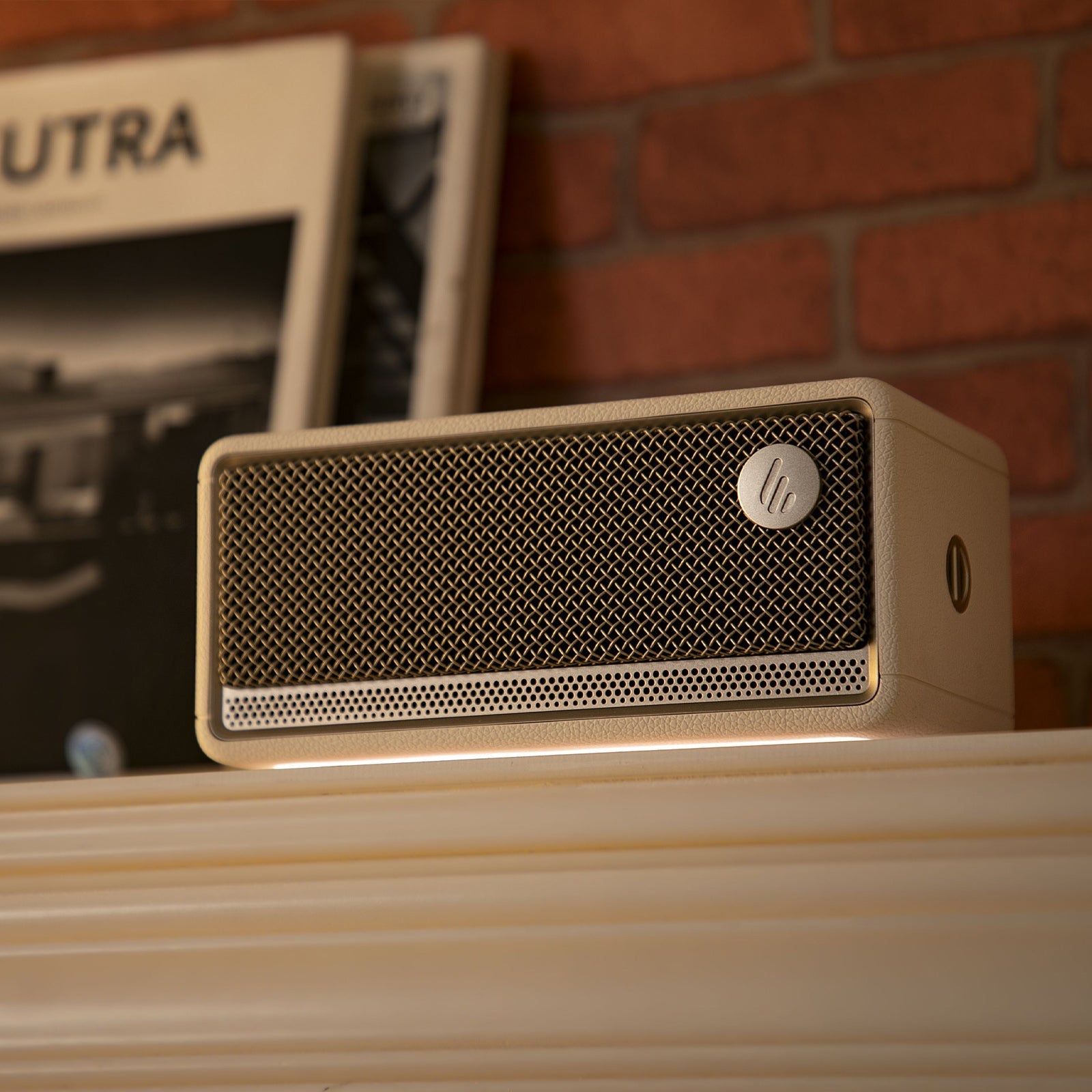 Enceinte Bluetooth Edifier, portable avec jumelage stéréo, étanche à la poussière et à l'eau IP66, autonomie de 9h, BT5.4, 34W RMS, connexion double appareil, lumière d'ambiance pour la maison, les fêtes, l'extérieur, la plage